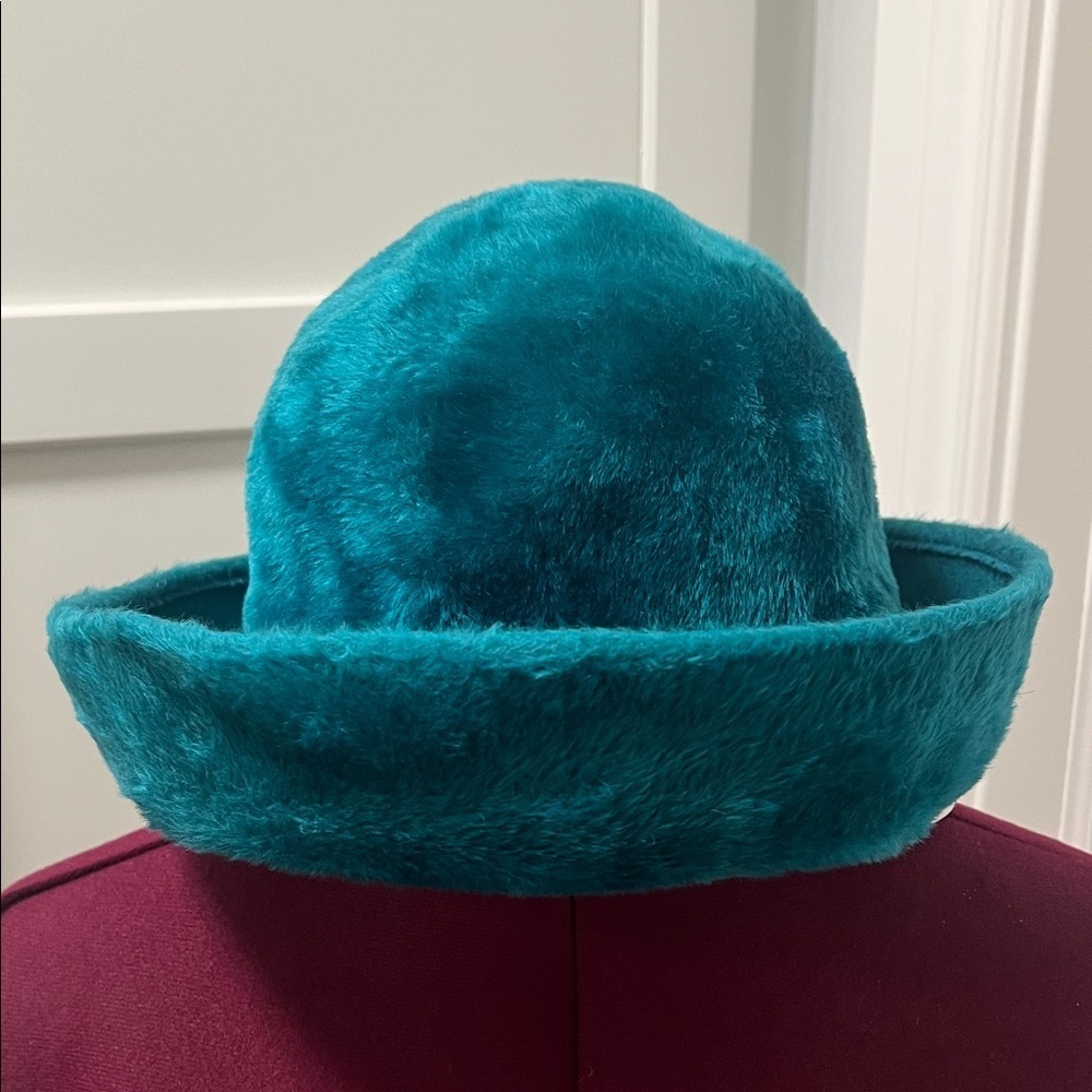 Vintage 1960s BOUTIQUE KATES CANADA Teal Beaver Fur Pelt Hat